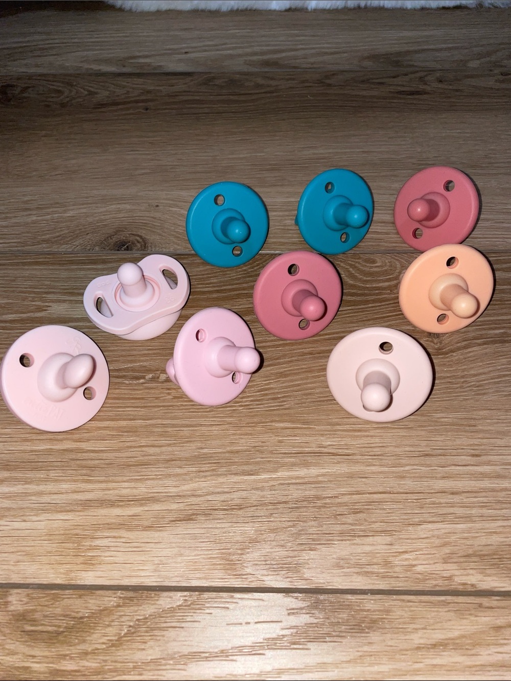 Itzy Ritzy Pacifiers - Picture 2 of 2